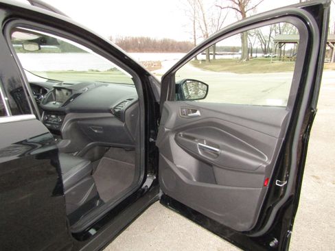 Used 2018 Ford Escape SEL image 18