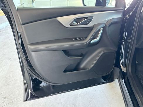Used 2025 Chevrolet Blazer LT image 18