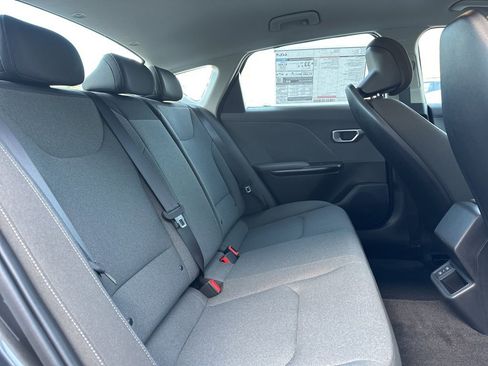 New 2025 Kia K4 LXS image 15
