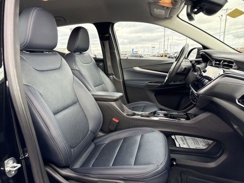 Certified 2022 Chevrolet Bolt EUV LT w/ Convenience Package image 24