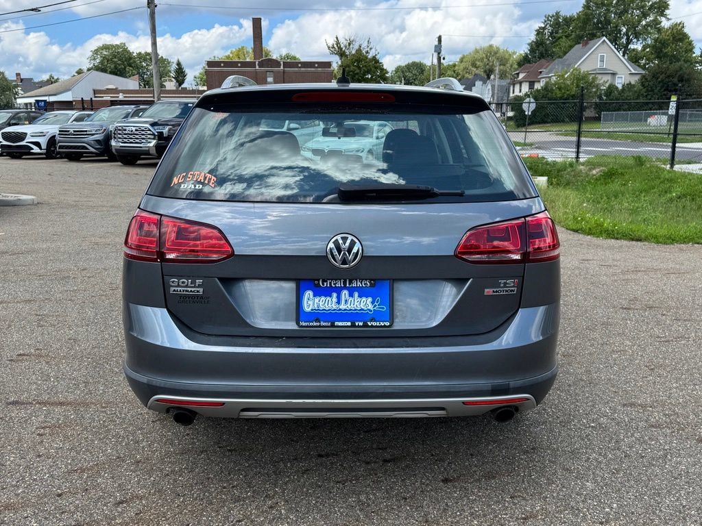 Used 2017 Volkswagen Golf Alltrack SEL AWD/4WD image 3