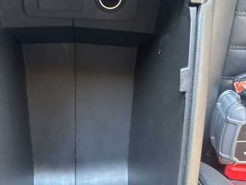 Used 2017 Ford Fusion SE w/ Fusion SE Technology Package image 28