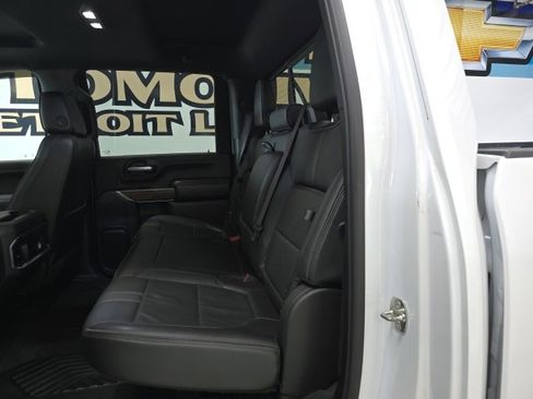 Used 2022 Chevrolet Silverado 2500 High Country w/ Z71 Off-Road Package image 10