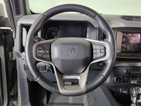 Used 2022 Ford Bronco Black Diamond w/ Sasquatch Package image 17