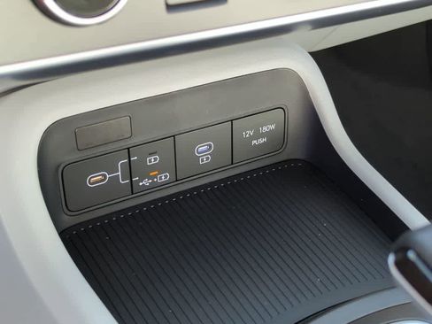 New 2026 Hyundai Kona SE FWD image 32