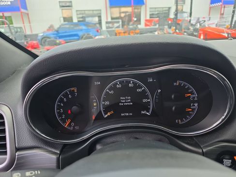 Used 2019 Jeep Grand Cherokee Laredo AWD/4WD image 17