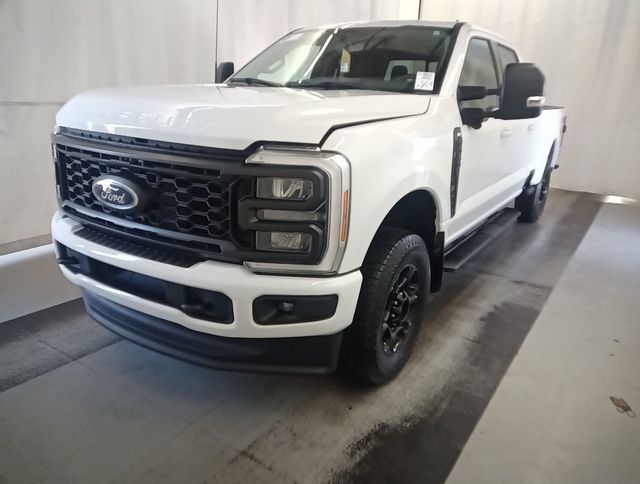 Used 2023 Ford F350 XLT w/ XLT Premium Package AWD/4WD image 2