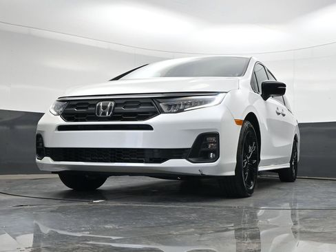 Used 2025 Honda Odyssey Sport-L image 27