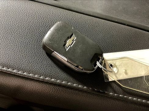 Used 2020 Chevrolet Silverado 1500 LT Trail Boss w/ Convenience Package image 14