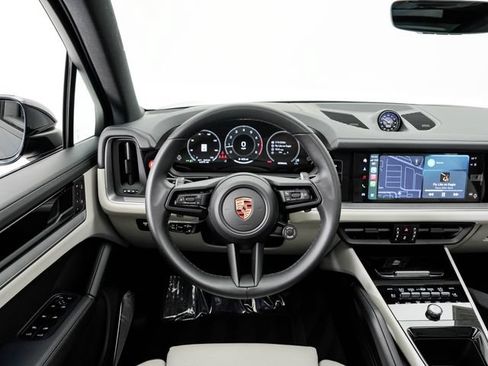 Certified 2026 Porsche Cayenne AWD/4WD image 6