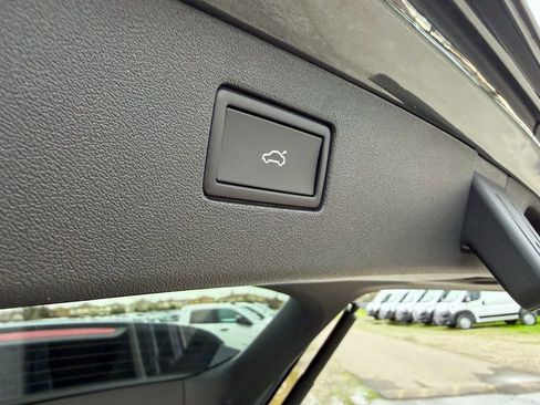 New 2026 Volkswagen Tiguan SE image 25