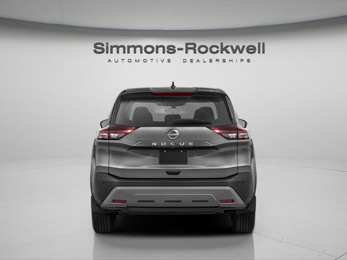 Used 2023 Nissan Rogue S AWD/4WD image 5