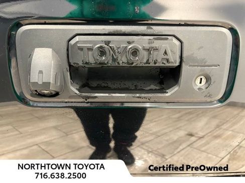 Used 2022 Toyota Tacoma TRD Off-Road image 18