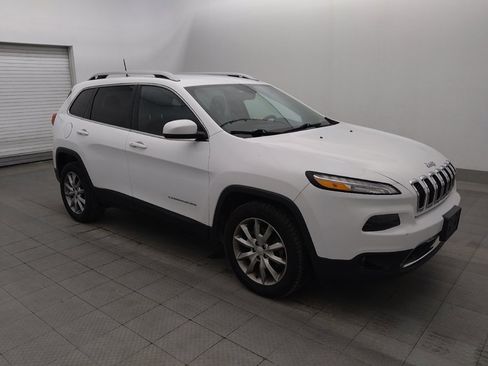 Used 2018 Jeep Cherokee Limited FWD image 11
