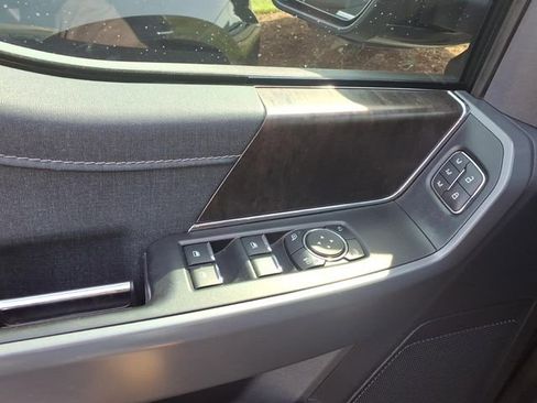 Used 2022 Ford F150 Lariat w/ Tow Technology Package image 18