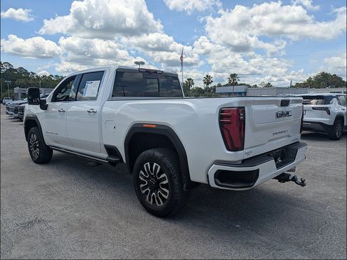 Used 2024 GMC Sierra 2500 Denali Ultimate AWD/4WD image 7