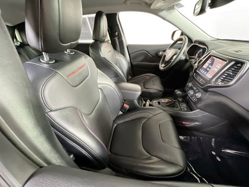 Used 2022 Jeep Cherokee Trailhawk w/ Premium Leather Package image 26