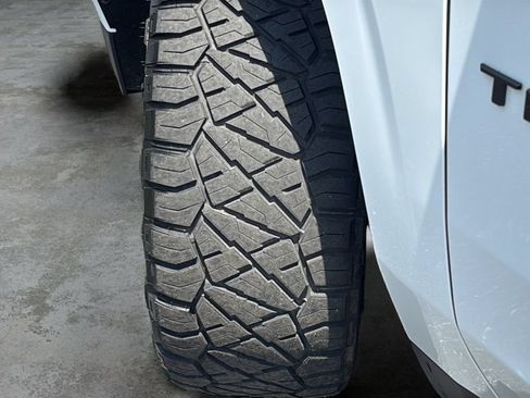 Used 2022 Chevrolet Tahoe LT RWD image 44
