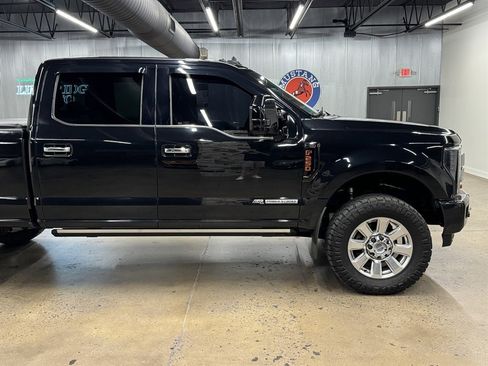 Used 2019 Ford F250 Platinum w/ Platinum Ultimate Package AWD/4WD image 19