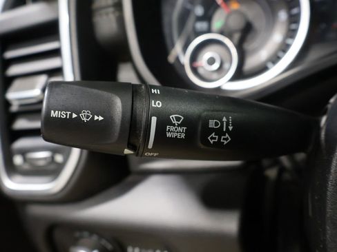 Used 2019 RAM 1500 Laramie image 36