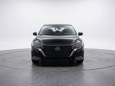 Used 2025 Nissan Sentra SV image 2