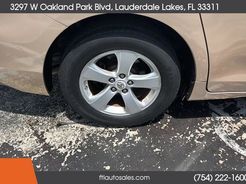 Used 2012 Toyota Sienna LE FWD image 14