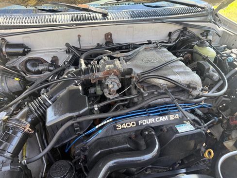 Used 2000 Toyota 4Runner SR5 image 47