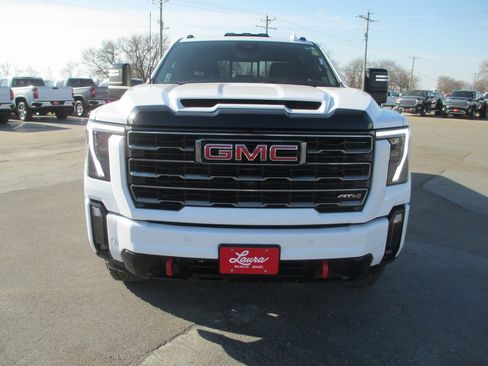 Certified 2024 GMC Sierra 2500 AT4 w/ AT4 Premium Plus Package image 11