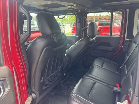 Used 2022 Jeep Wrangler Unlimited Rubicon w/ Dual Top Group AWD/4WD image 14
