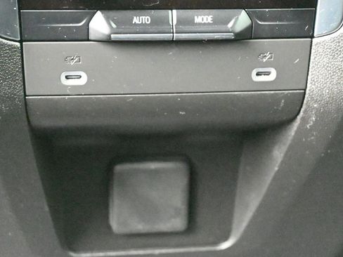 Used 2022 Chevrolet Tahoe Z71 image 19