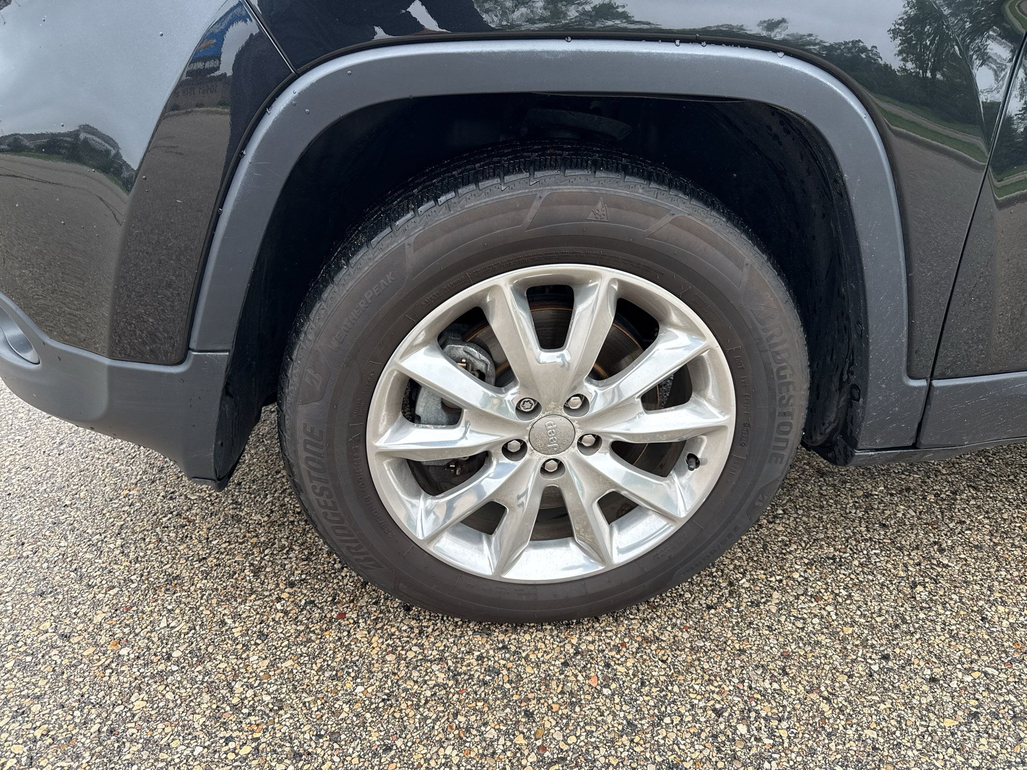 Used 2016 Jeep Cherokee Limited AWD/4WD image 9
