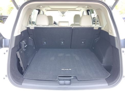 Certified 2025 Nissan Rogue SV w/ SV Premium Package FWD image 29