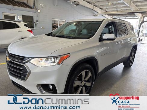 Used 2020 Chevrolet Traverse LT w/ LT Premium Package image 1
