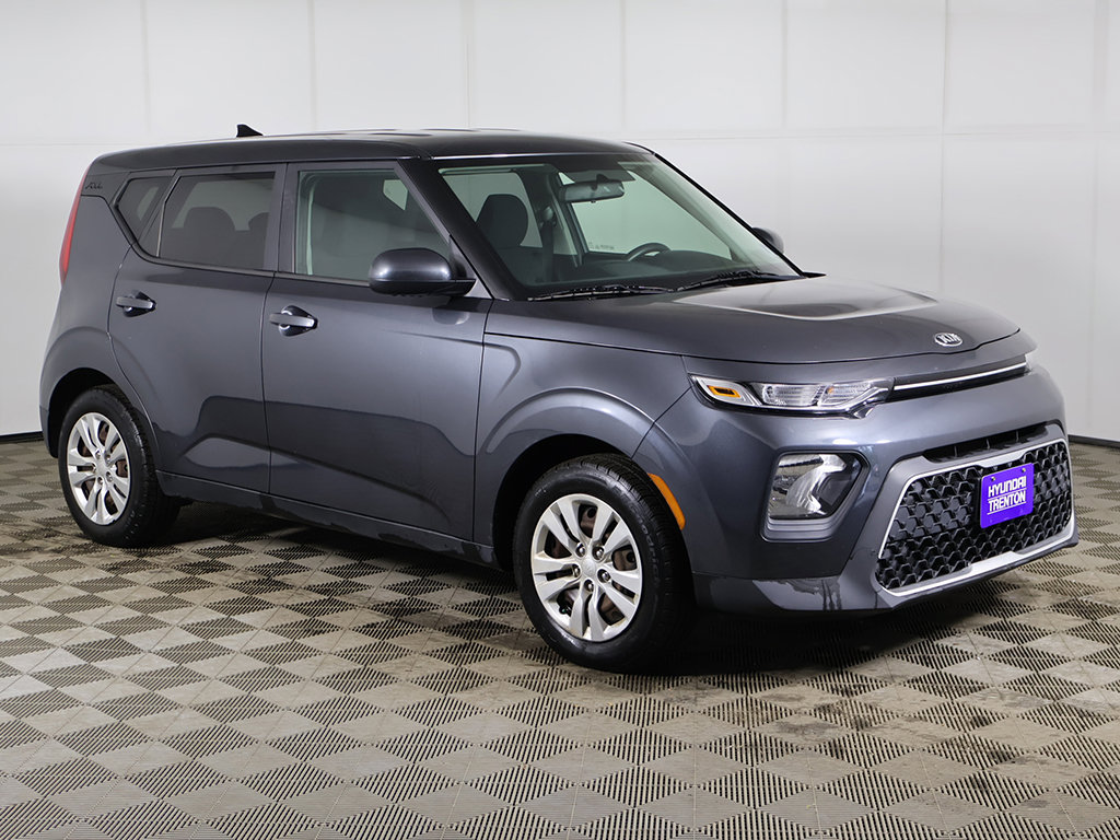 Used 2020 Kia Soul LX FWD image 2