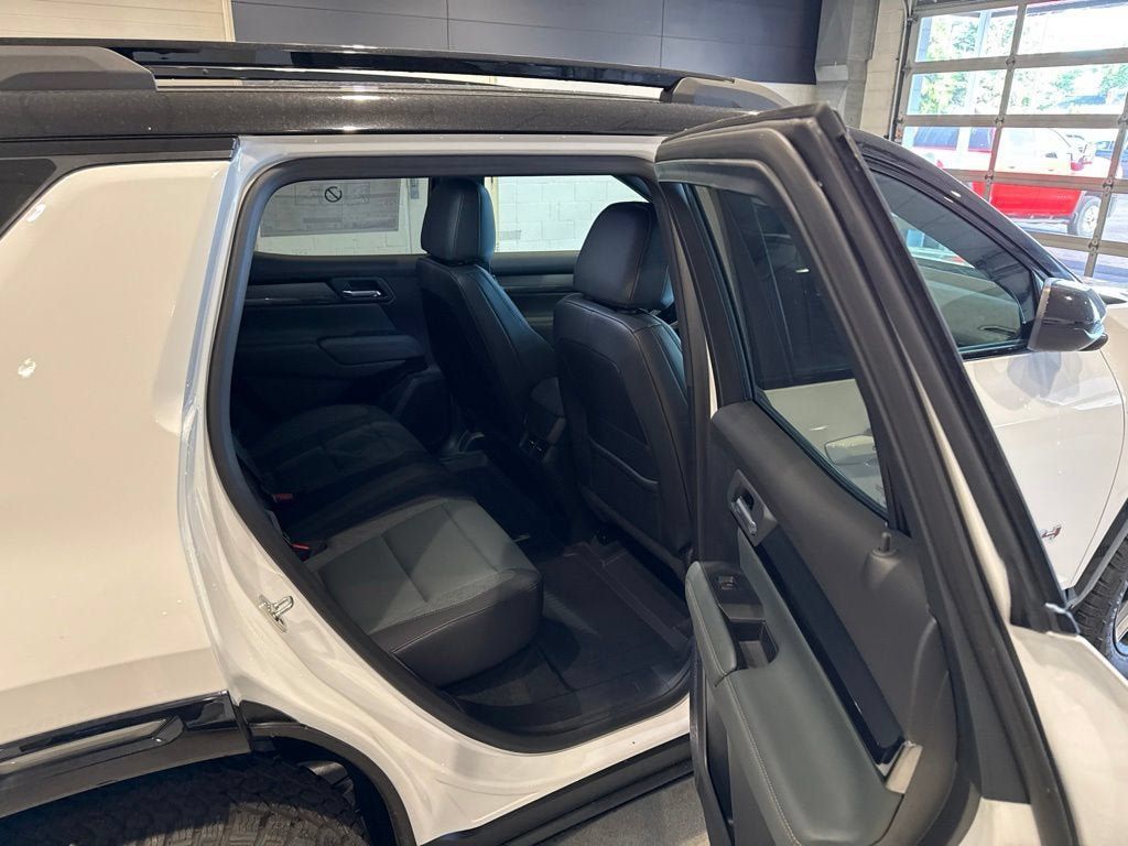 New 2026 GMC Terrain AT4 w/ LPO, Floor Liner Package AWD/4WD image 14