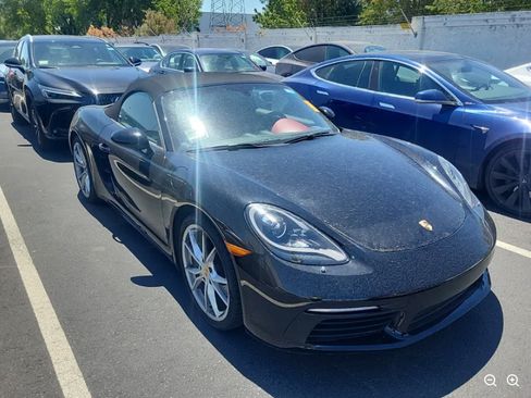 Used 2017 Porsche 718 Boxster RWD image 4