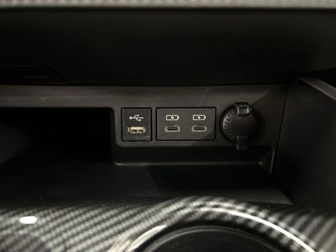 Used 2022 Toyota Highlander XLE image 29