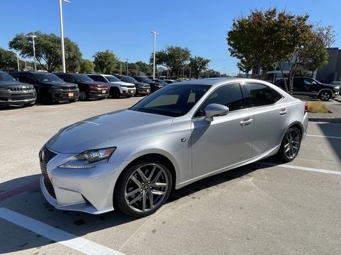 Used 2016 Lexus IS 200t image 9