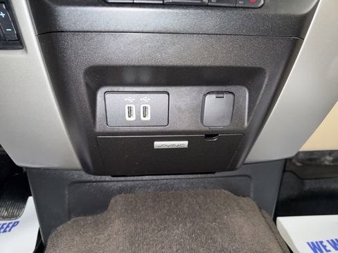 Used 2018 Ford F150 Lariat w/ Heavy-Duty Payload Package image 25