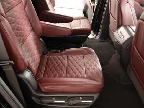 Certified 2025 Cadillac Escalade Premium Luxury w/ Touring Package image 20