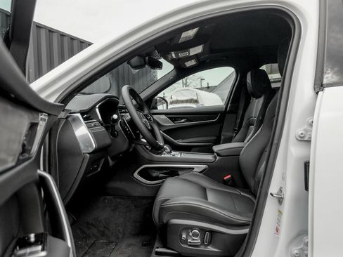 New 2026 Jaguar F-PACE R-Dynamic S image 10