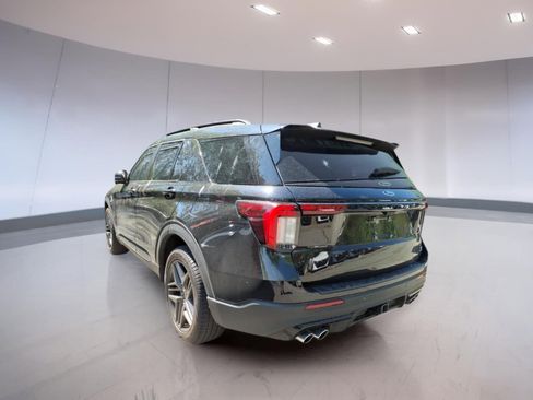 Used 2025 Ford Explorer ST AWD/4WD image 3