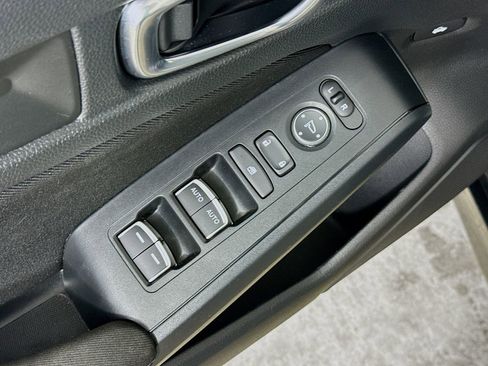 Used 2025 Honda Civic Sport image 18
