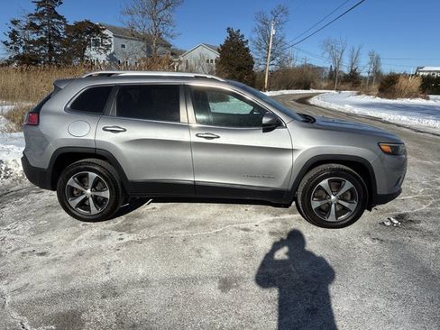 Used 2019 Jeep Cherokee Limited image 12