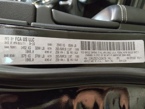 Used 2017 Jeep Grand Cherokee Limited image 33