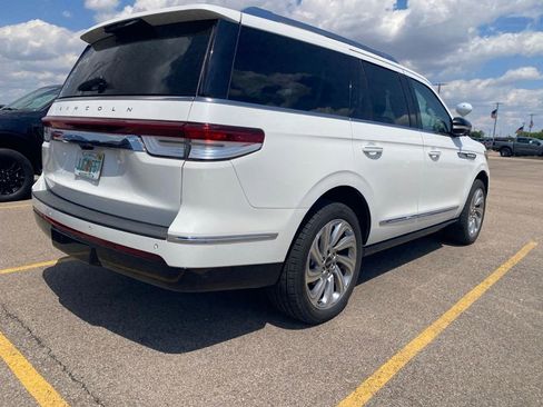 Used 2024 Lincoln Navigator Premiere AWD/4WD image 13
