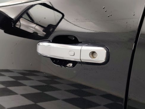 Used 2022 Chevrolet Silverado 3500 High Country w/ Technology Package image 22