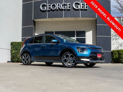 New 2025 Kia Niro SX Touring