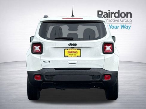 Used 2023 Jeep Renegade Latitude AWD/4WD image 5
