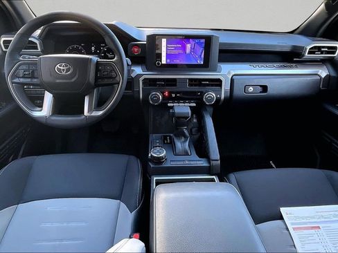 Certified 2025 Toyota Tacoma TRD Off-Road image 8